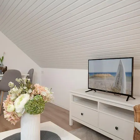 Erlengrund 7 Leuchtturm * Pelzerhaken